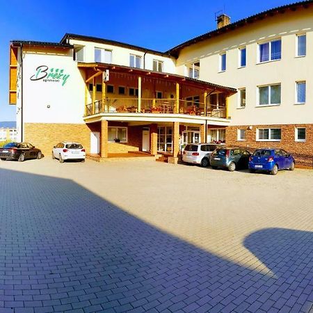 Agrohotel Tri Brezy Hrustin ภายนอก รูปภาพ