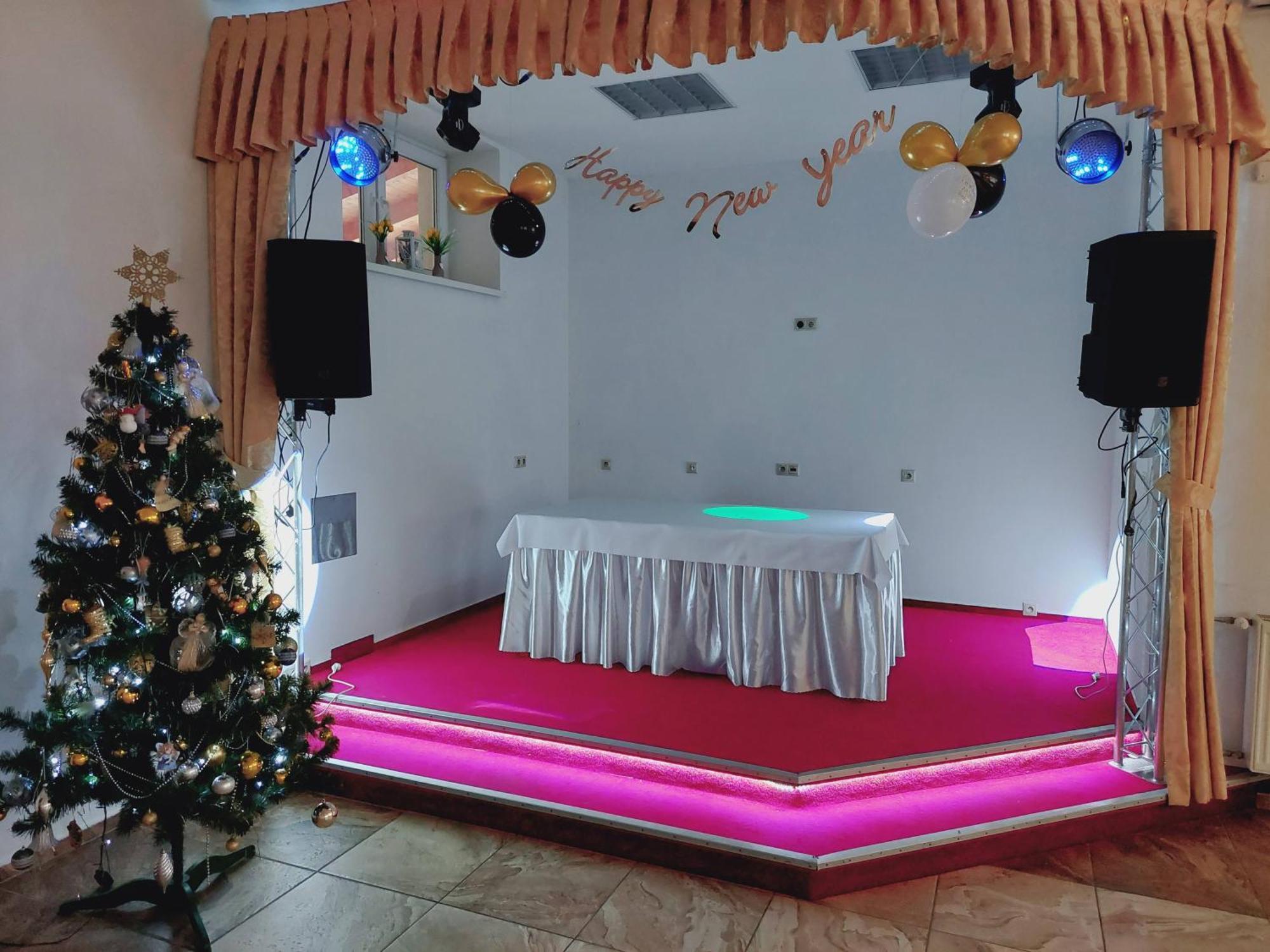 Agrohotel Tri Brezy Hrustin ภายนอก รูปภาพ